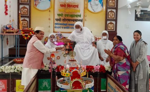 समाजसेवी, श्री संघाध्यक्ष सुभाषजी ललवाणी का जन्मदिवस गुरुमॉं उपप्रवर्तिनी श्रमणी गौरव पु. चंद्रकला श्री जी के सानिध्यमे संप्पन्न