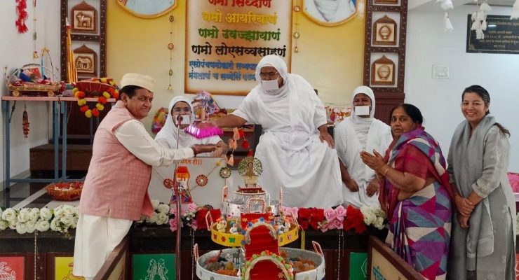 समाजसेवी, श्री संघाध्यक्ष सुभाषजी ललवाणी का जन्मदिवस गुरुमॉं उपप्रवर्तिनी श्रमणी गौरव पु. चंद्रकला श्री जी के सानिध्यमे संप्पन्न