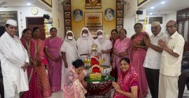 उपप्रवर्तिनी, श्रमणी गौरव पु. चंद्रकलाश्री जी, म. सा.प्रवचन विभु पु. स्नेहाश्री जी म. सा. दिवाकर दिप्ती पु. श्रुतप्रज्ञा श्री जी म. सा.आदि ठाणा 3 के पावन सानिध्य मे शिखर जाप अनुष्ठाण संप्पन्न हुआ